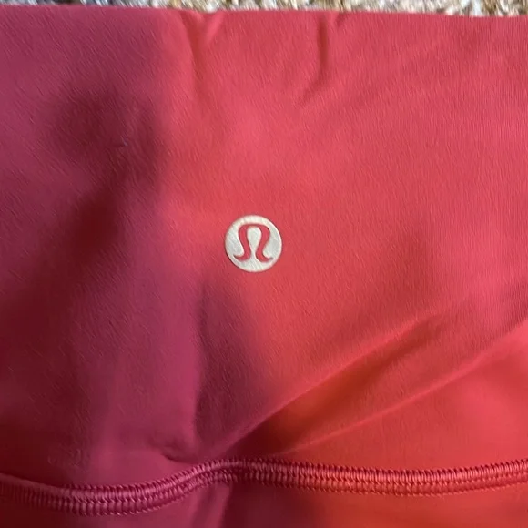Lululemon Pink Cropped Leggins - Picture 3 of 4